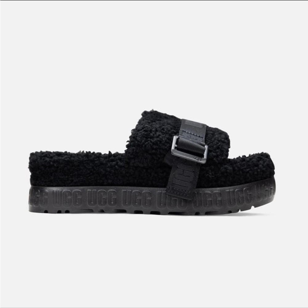 UGG Fluffita Black Slippers
